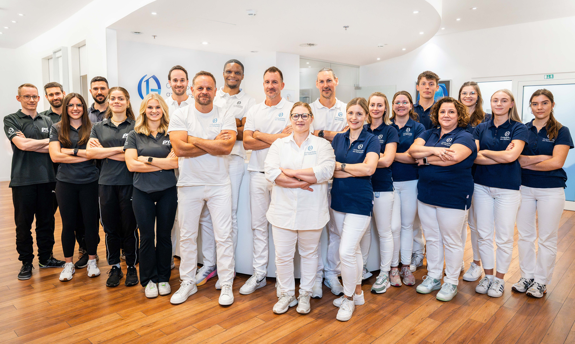 Teams der Orthopädie am Gürzeninch und des proMotion Labs am Campus für interdisziplinäre Sportorthopädie, Köln